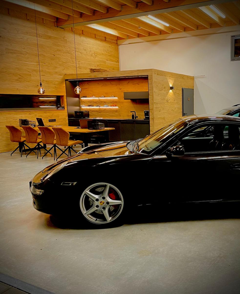showroom-image-top