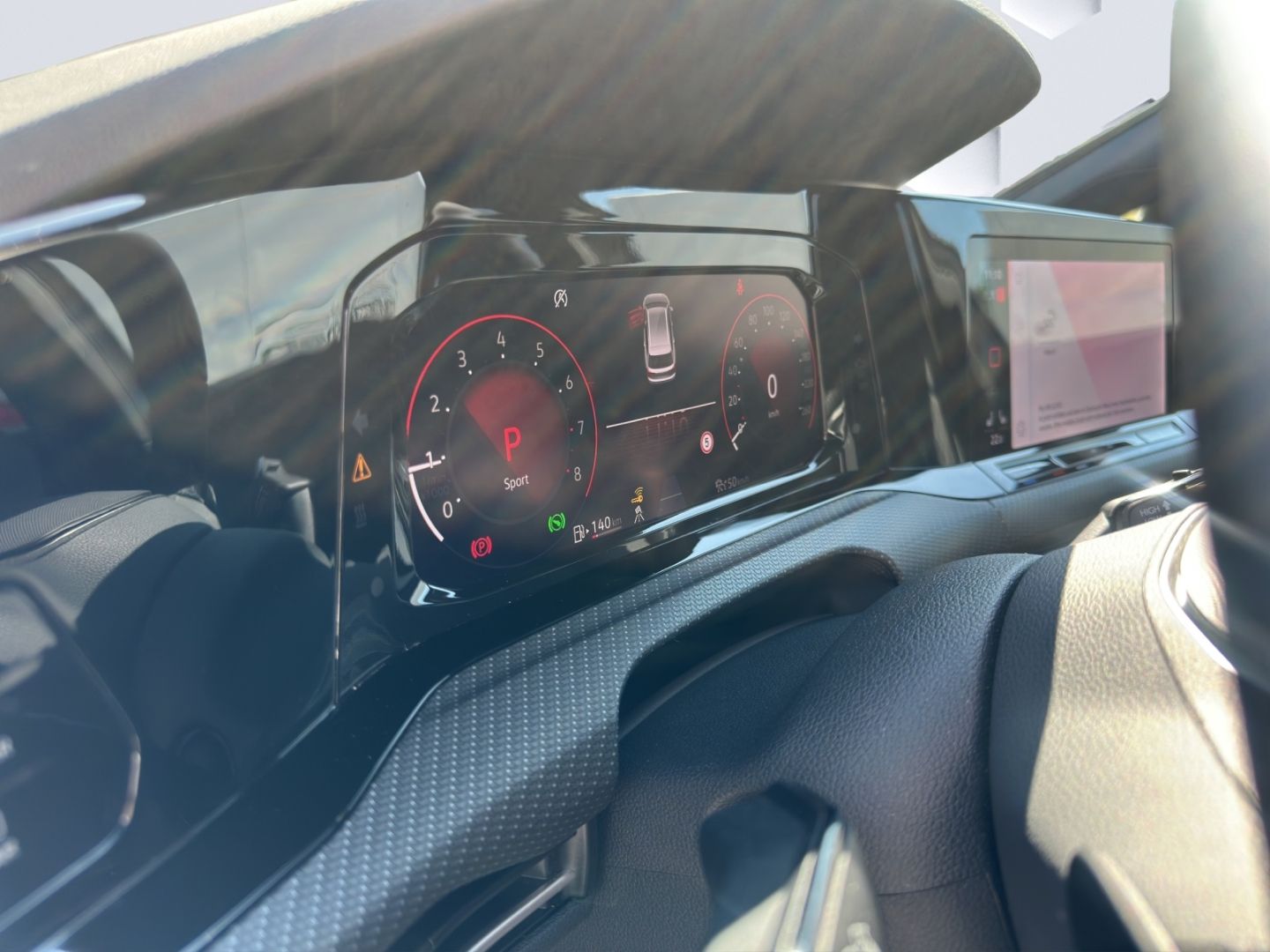 Golf Variant VIII Mildhybrid R-Line 1.5 eTSI DSG