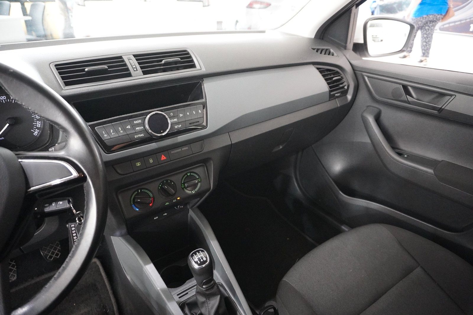 Fahrzeugabbildung SKODA Fabia LIM. 1.0 ACTIVE KLIMA/NEBEL/USB/AHK