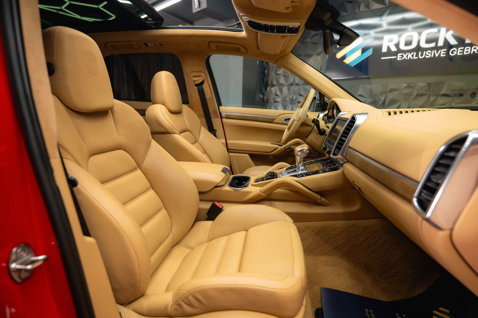 Fahrzeugabbildung Porsche Cayenne Turbo Black Design *Pano*ACC*21 Zoll*