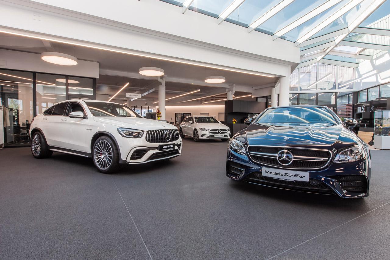showroom-image-top