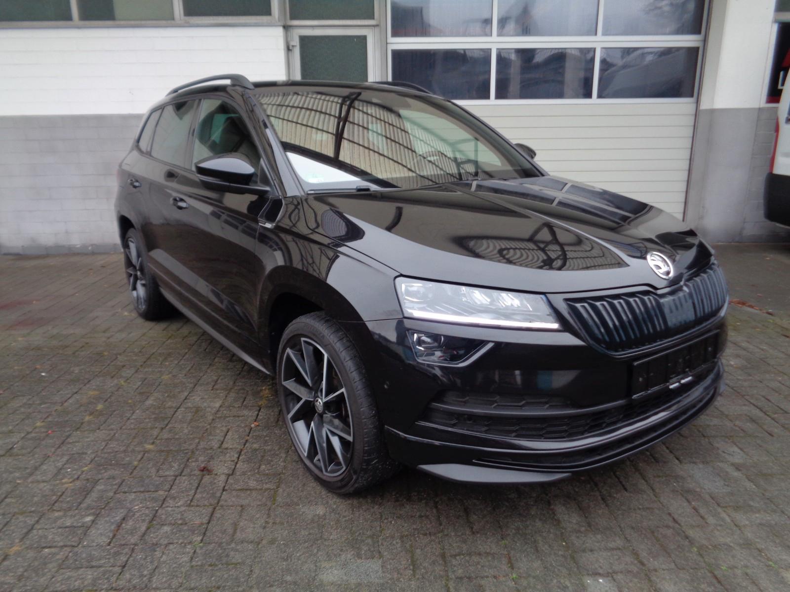 Skoda Karoq Sportline 4x4  19"  ACC KAMERA AHK LED