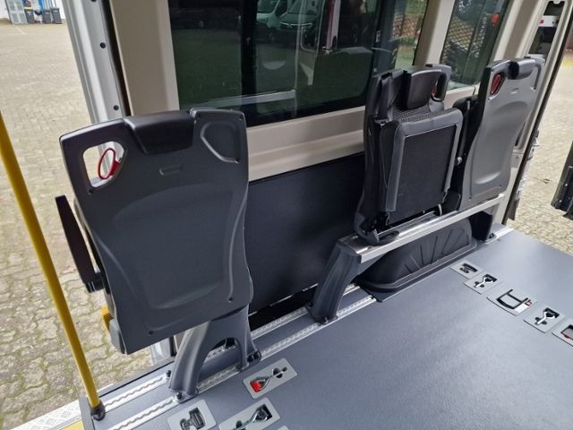 Fahrzeugabbildung Fiat Ducato Rollstuhltranporter Lift 4 Rollstühle