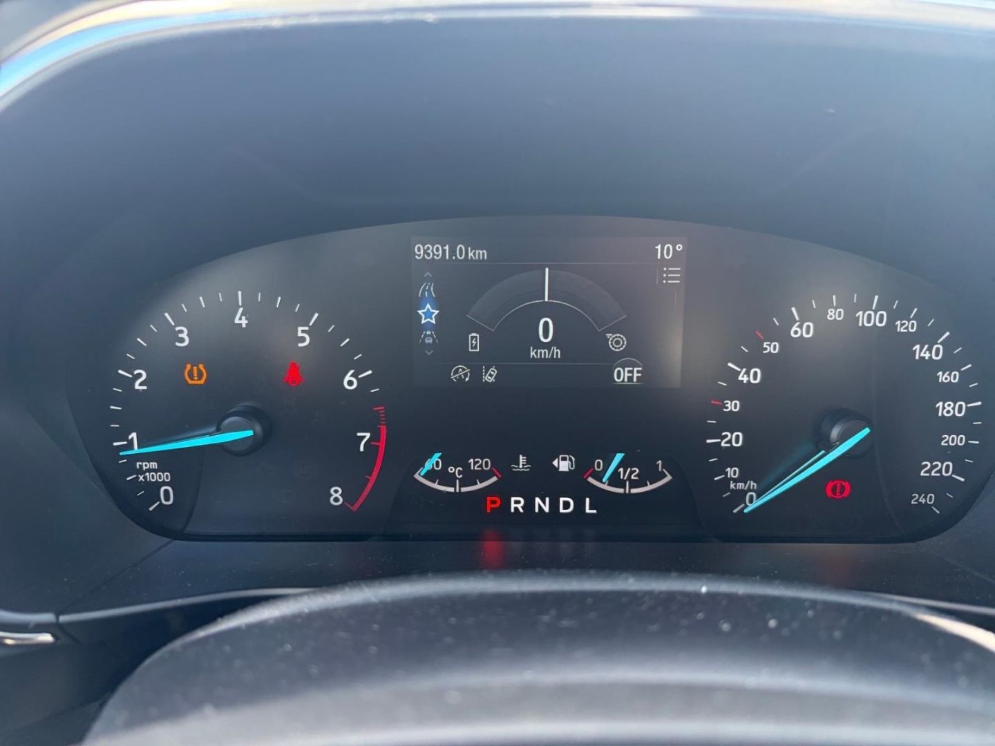 Fahrzeugabbildung Ford Focus Lim. Active, AT,AHK,Winterpaket,Navi