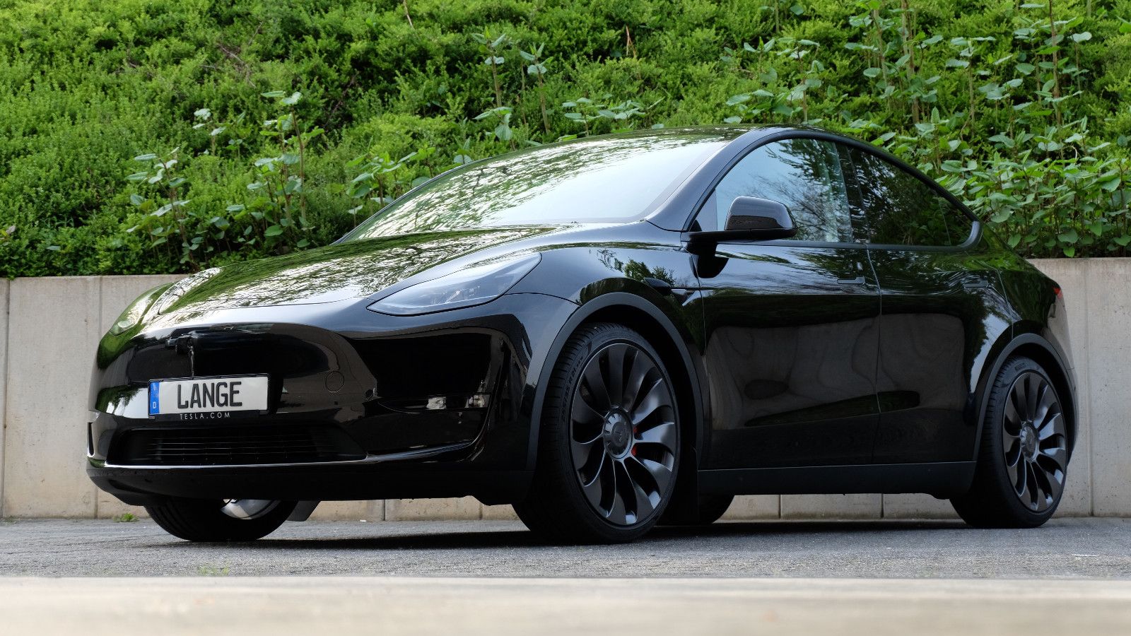 Tesla Model Y Performance Dual Motor AWD
