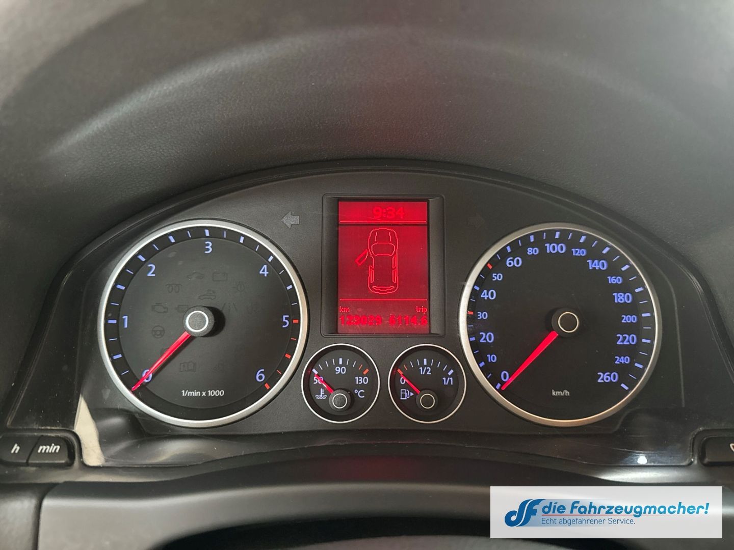 Fahrzeugabbildung Volkswagen Tiguan Sport & Style 4Motion El. Panodach Mehrz