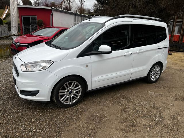 Ford Tourneo Courier Titanium