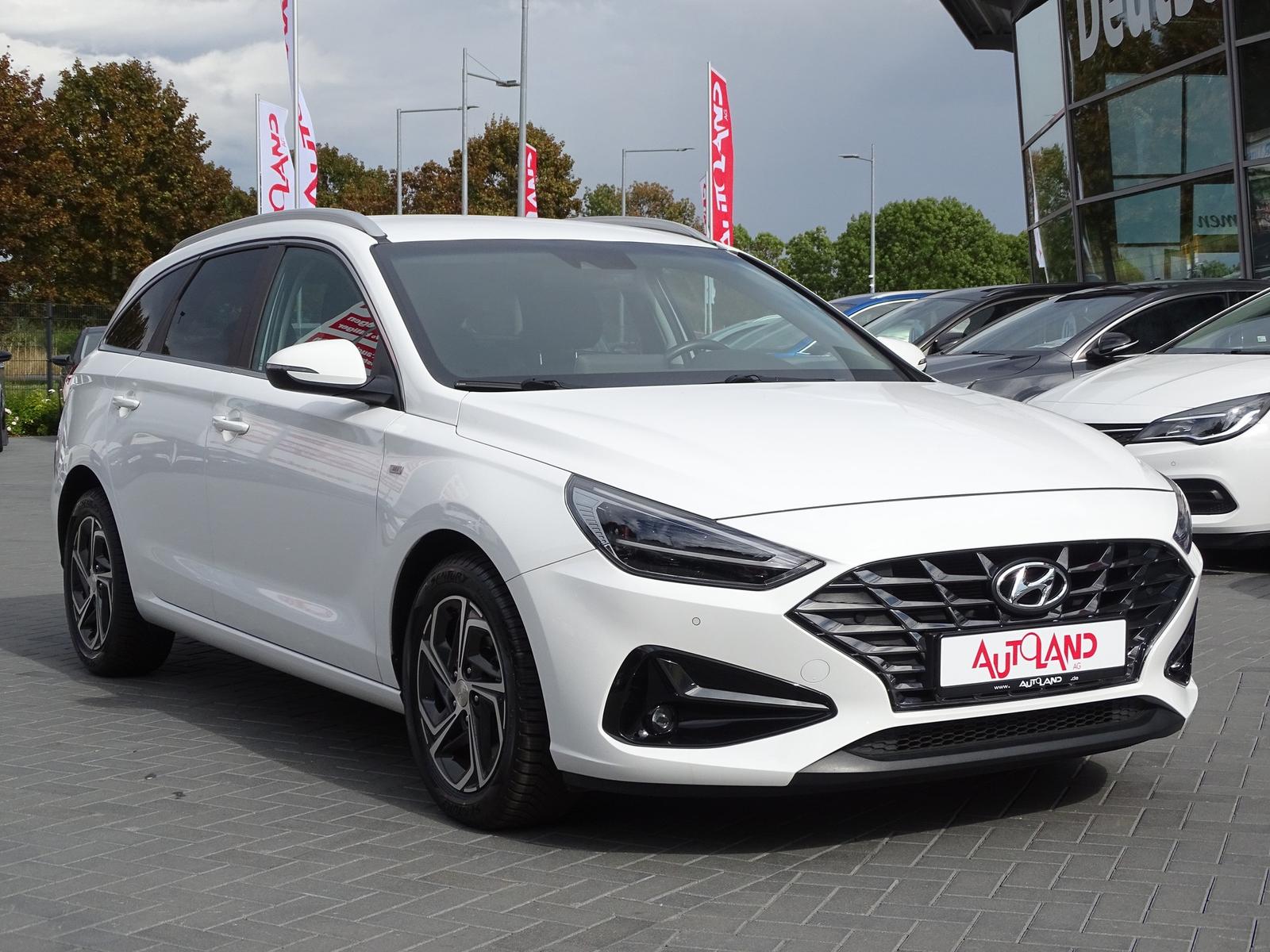 Hyundai i30 cw 1.5 T-GDI DCT Intro Edition M-Hybrid LED