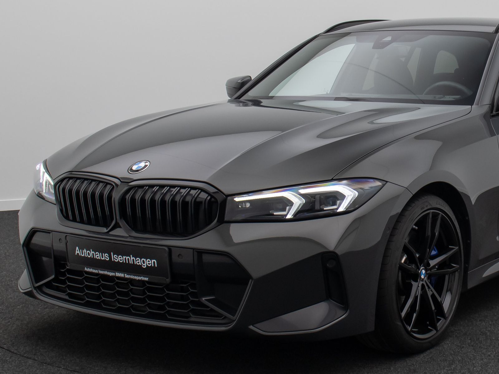 Fahrzeugabbildung BMW 330d xD M Sport Individual Kamera DAB HUD 19Zoll