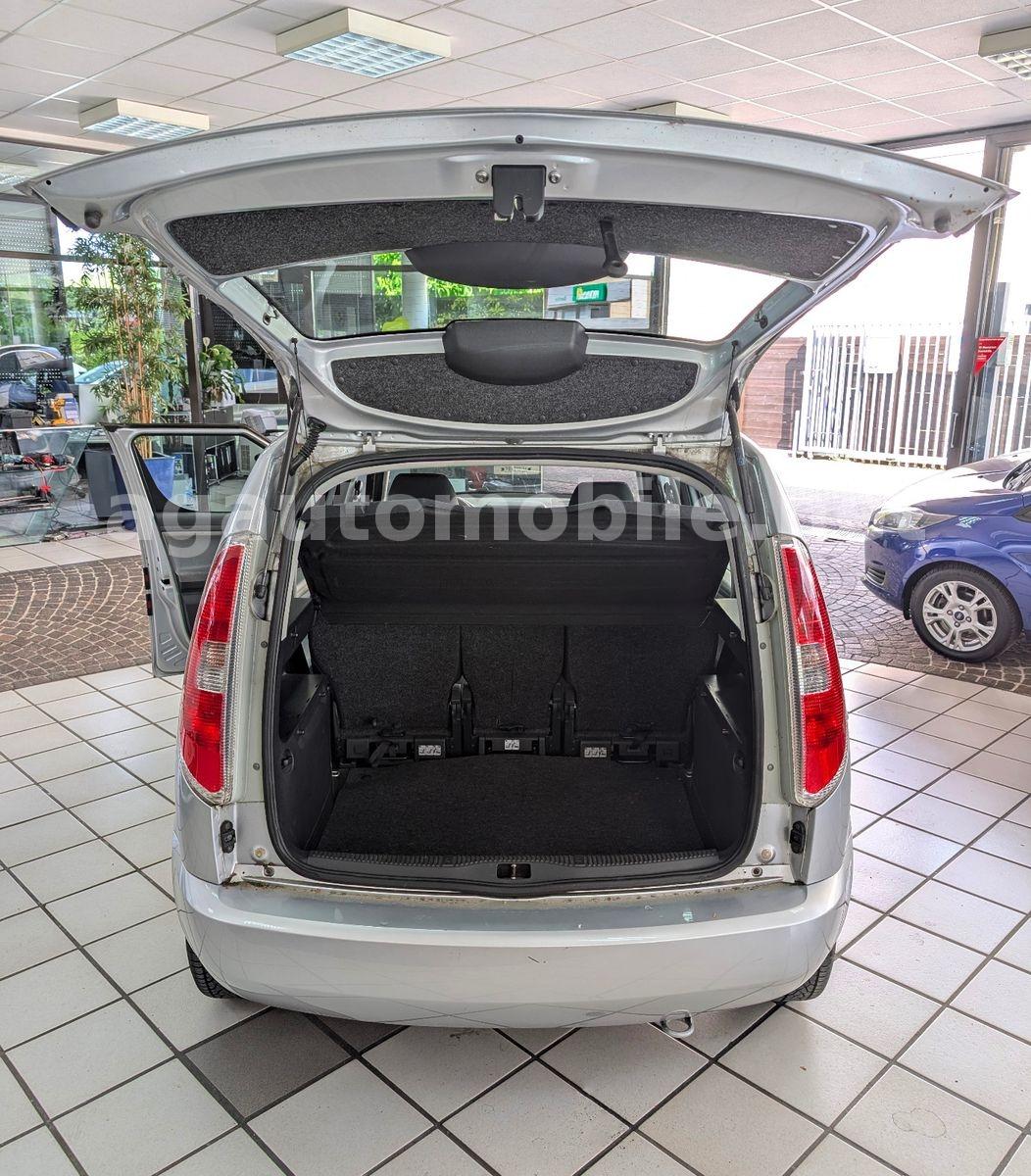 Skoda Roomster 2011 — фото 13