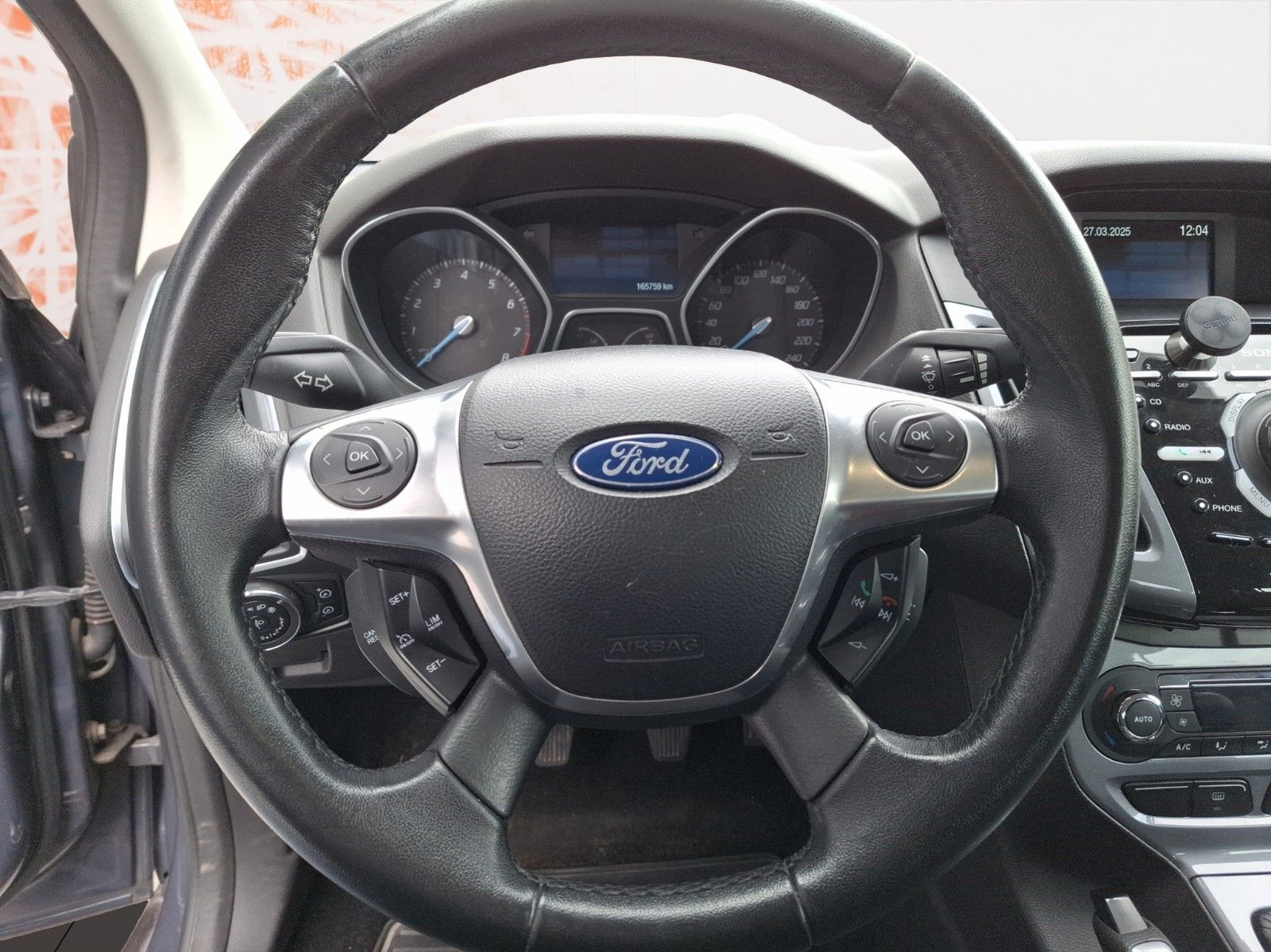 Fahrzeugabbildung Ford Focus Lim. Titanium ! PDC ! SHZ !