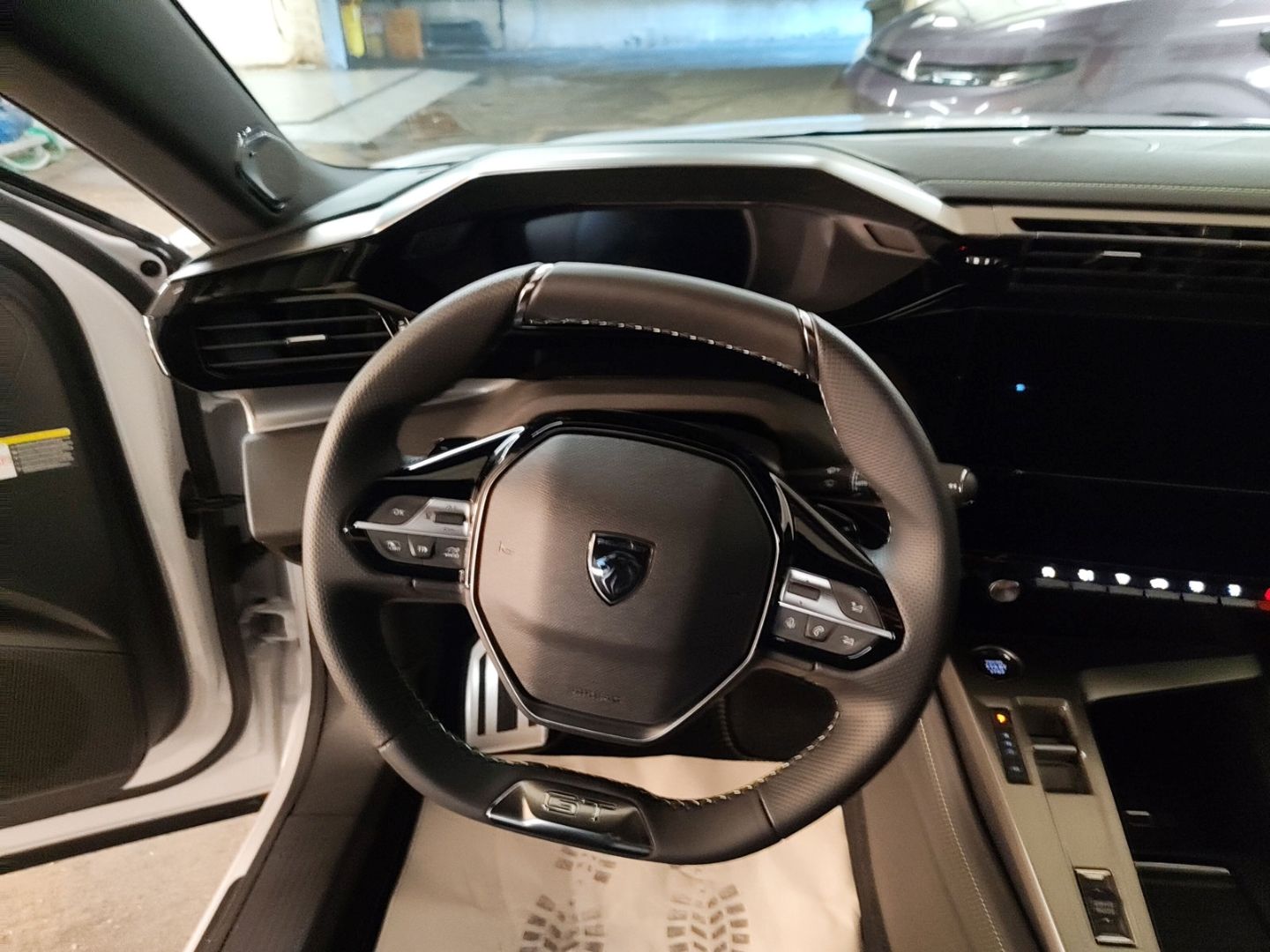 Peugeot 408 - Bild 12