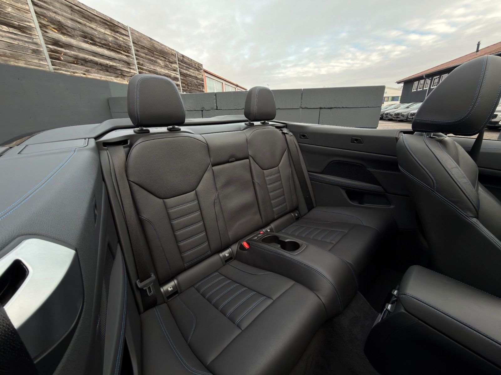 Fahrzeugabbildung BMW 420i Cabrio G23 M Sport Leder Memory CAM HiFi