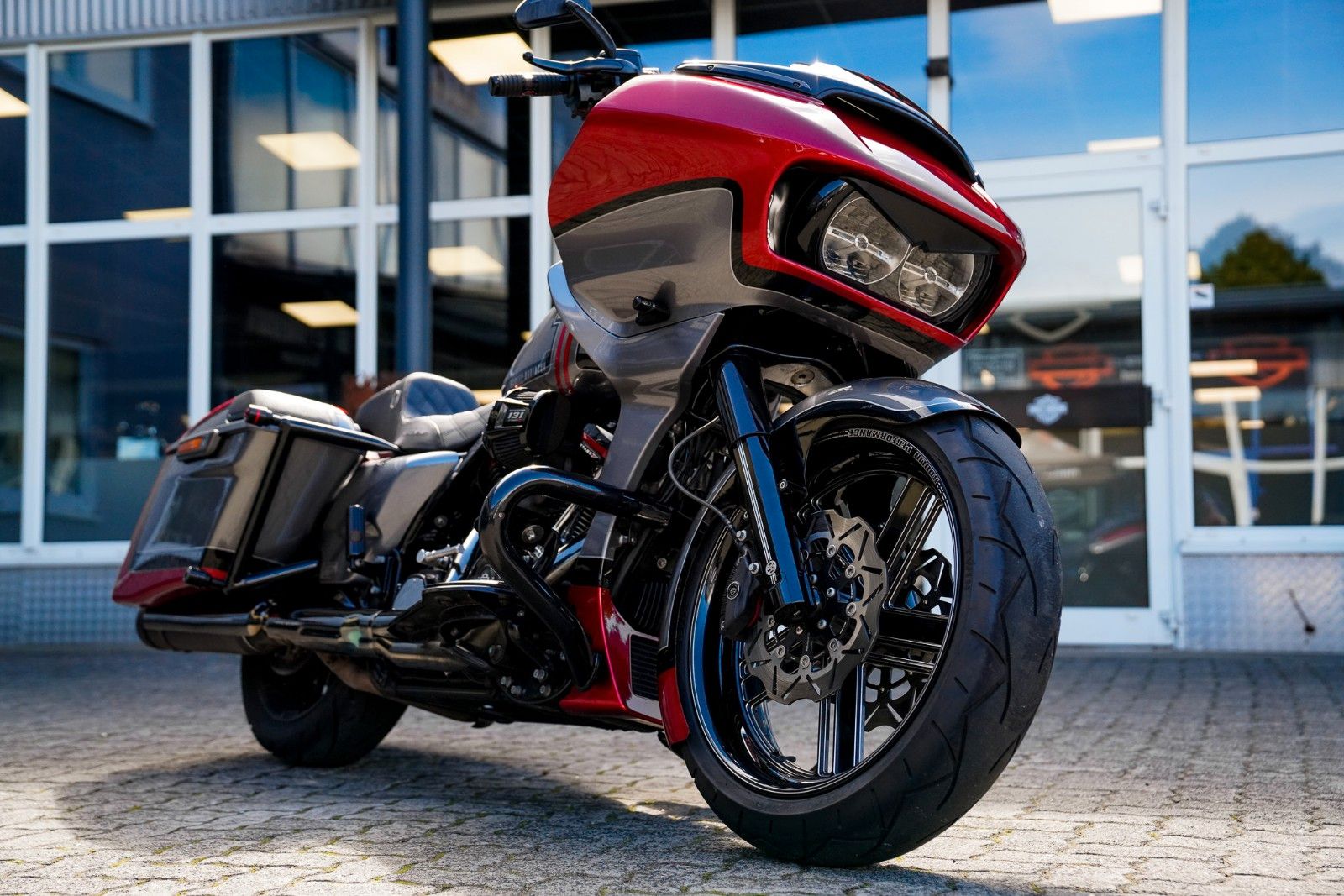 Fahrzeugabbildung Harley-Davidson CVO ROAD GLIDE FLTRXSE - 131cui-Kodlin Fat Tire