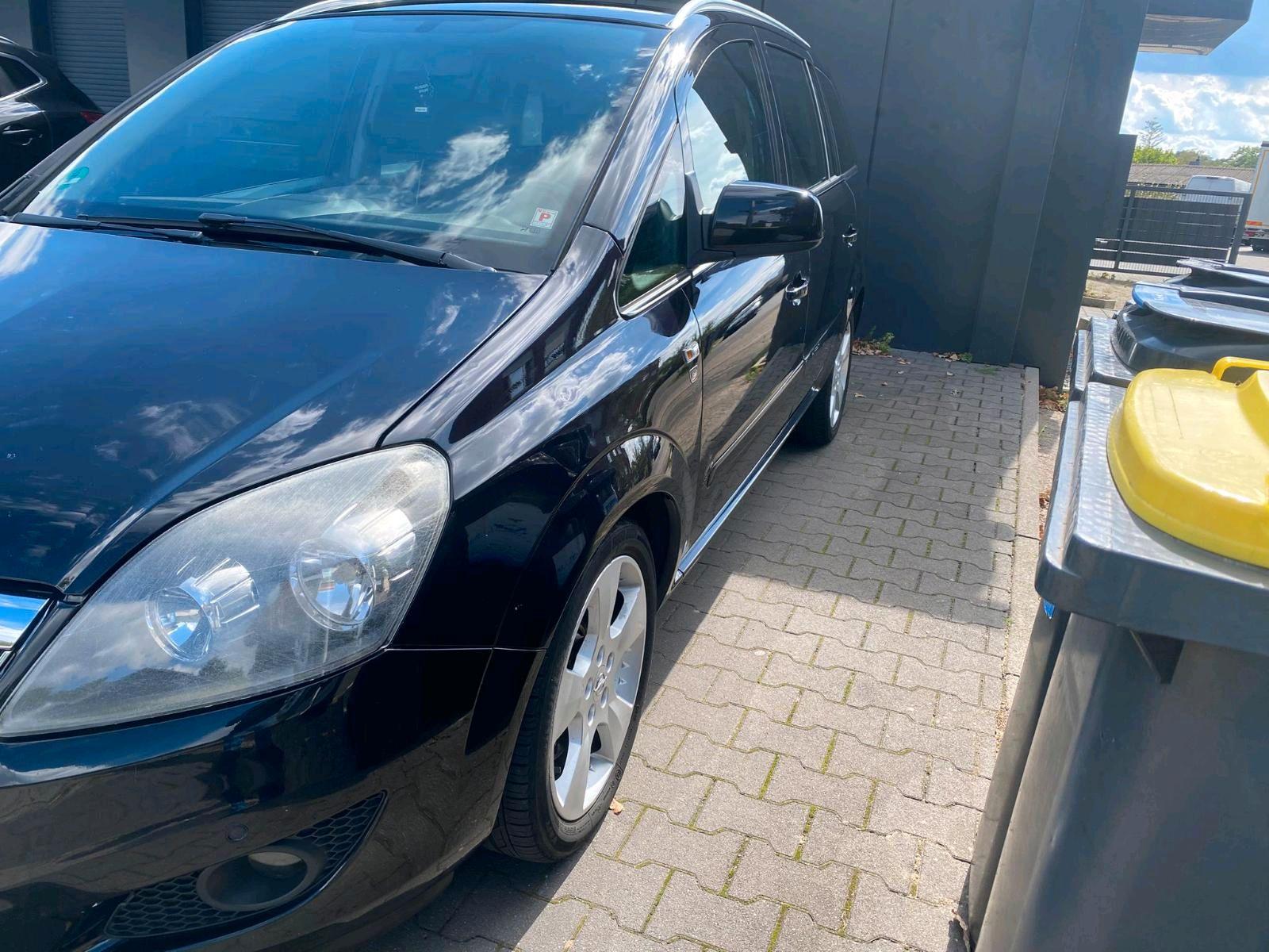 Opel Zafira 2011 — photo 5