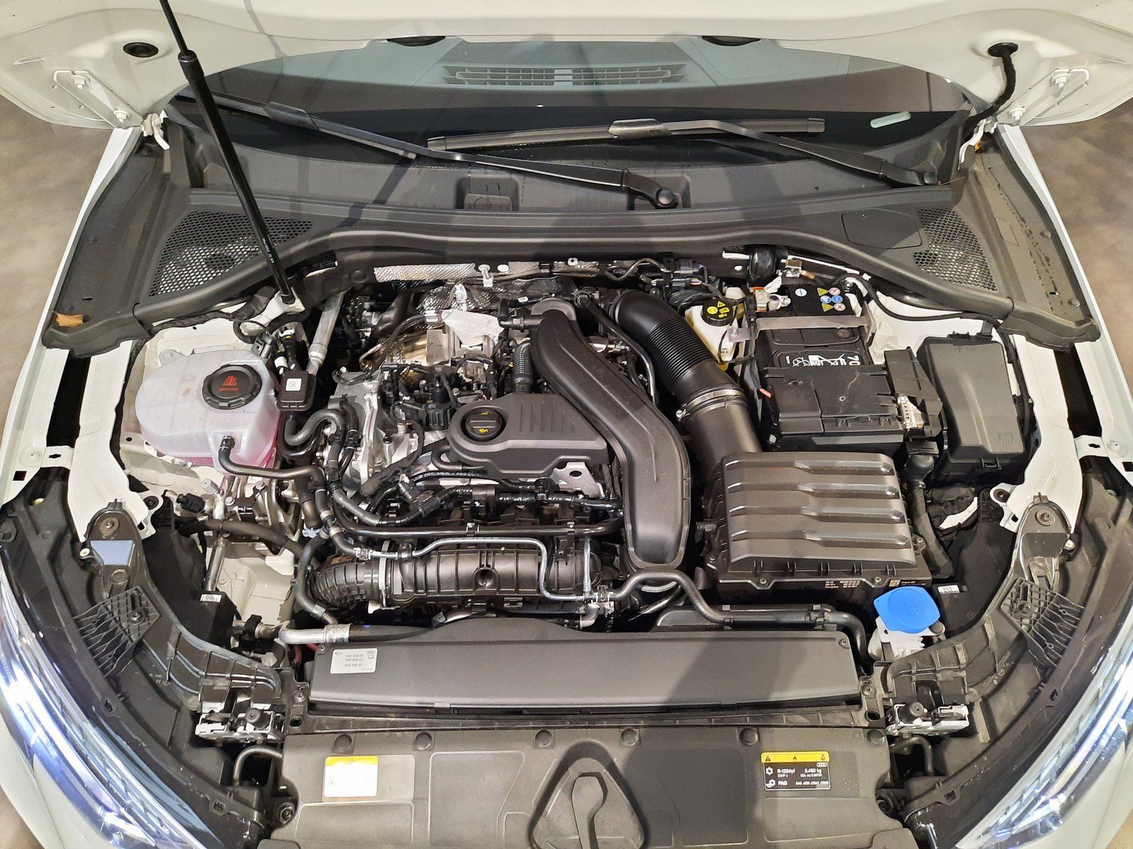 Fahrzeugabbildung Audi A3 Sportback S-Line TFSI S-tronic *AHK*Panodach*
