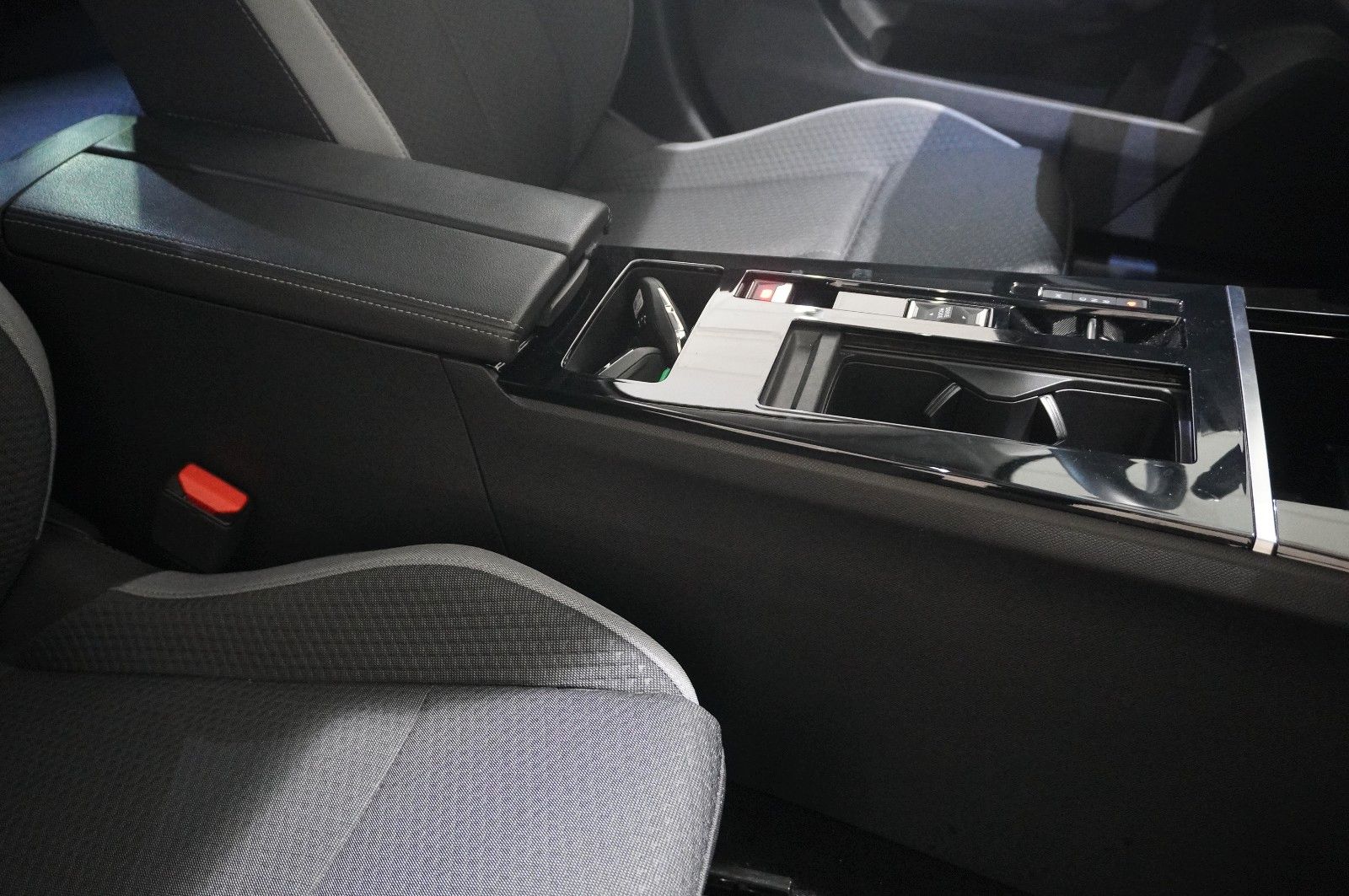 Fahrzeugabbildung Opel Astra L ST 1.5D EDITION NAVI/LED/SHZ/SPORT/DAB+