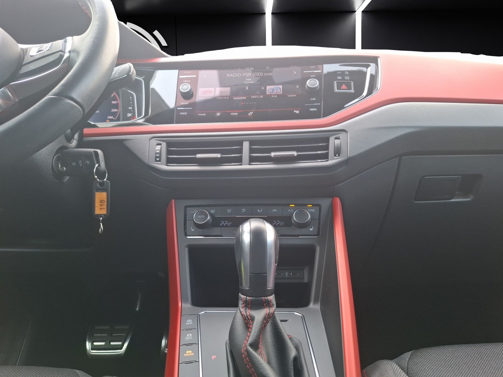 Fahrzeugabbildung Volkswagen Polo GTI DSG LED Navi AID ACC PDC SH