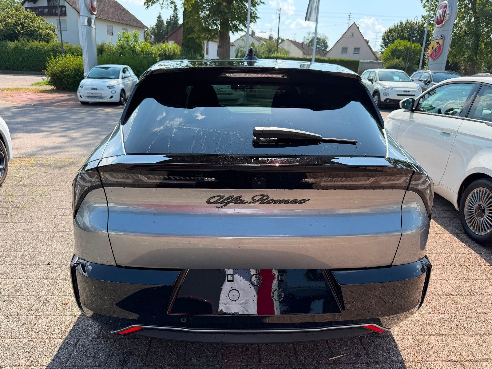 Fahrzeugabbildung Alfa Romeo Junior Elettrica 115 kW Sport Speciale