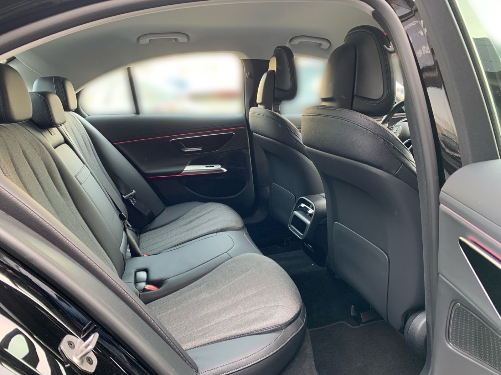 Fahrzeugabbildung Mercedes-Benz E 200 Avantgarde Advanced