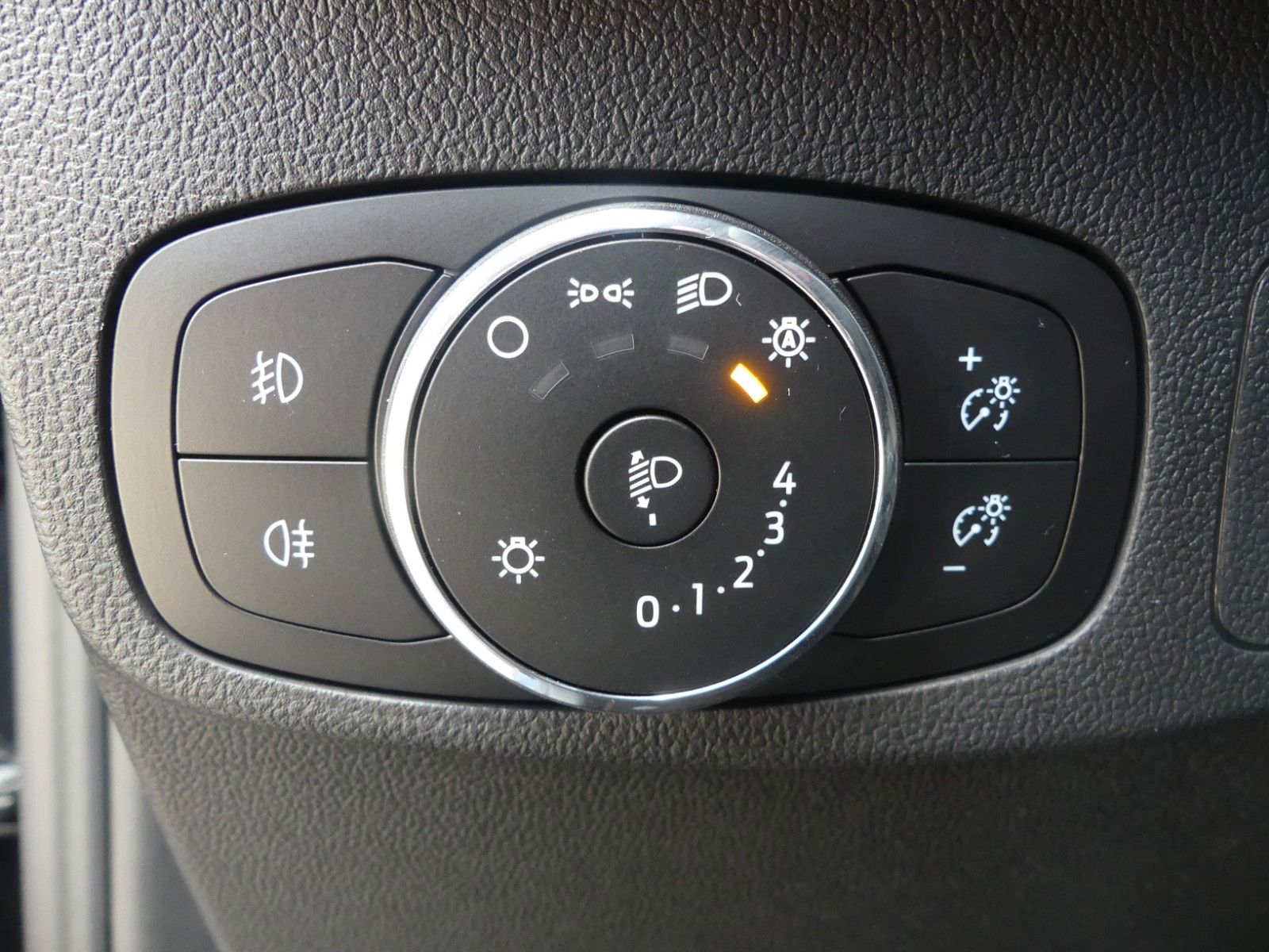 Fahrzeugabbildung Ford Focus Turnier ST-Line X