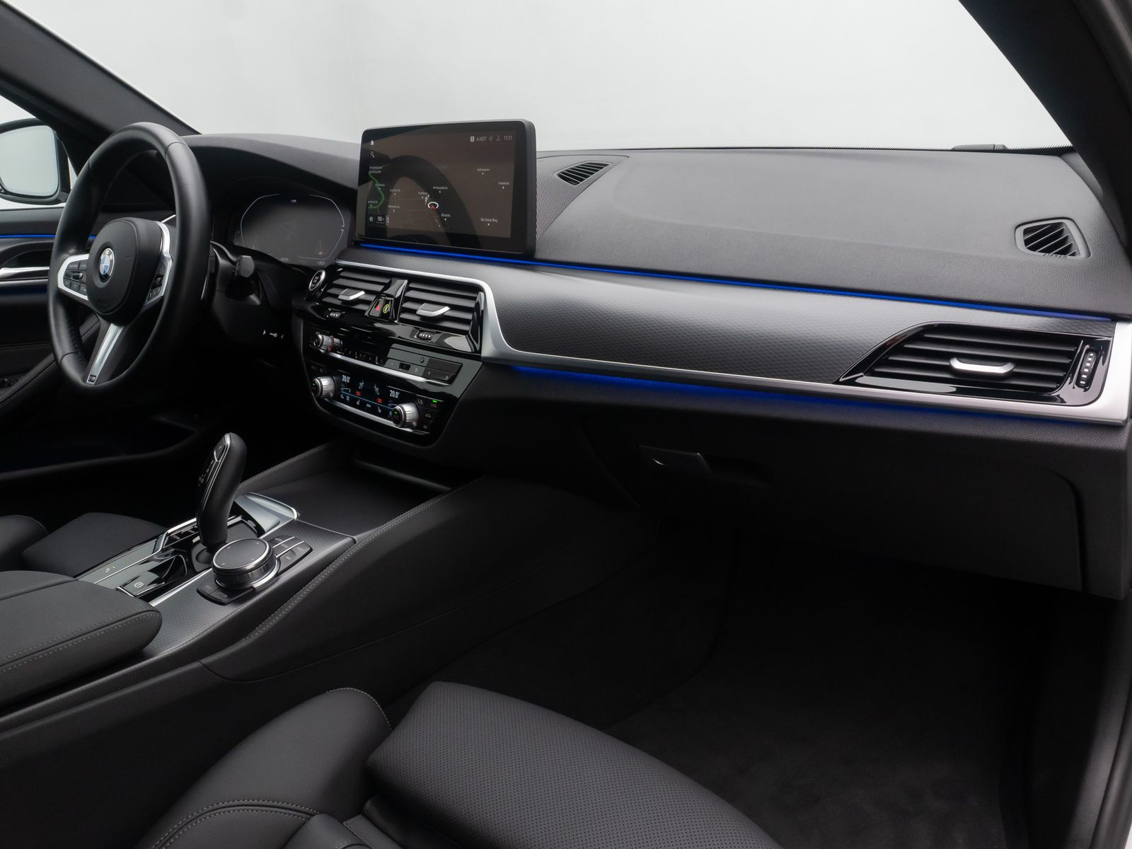 Fahrzeugabbildung BMW 530i M Sport Kamera HUD DAB Alarm HiFi 4xKlima