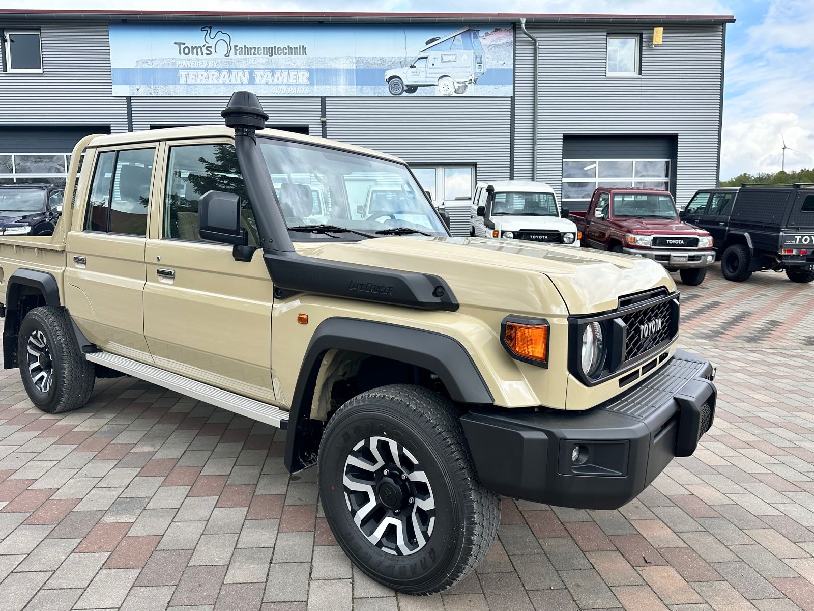 Toyota Land Cruiser GRJ79DC VX LIM Automatik Facelift imagem 3
