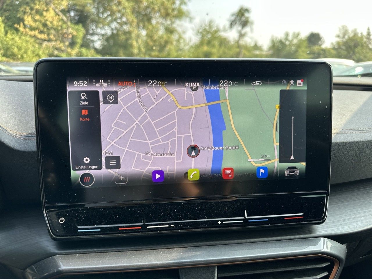 Fahrzeugabbildung CUPRA Formentor 2.0 TDI 150 PS 6-Gang *AHK* - mit KI generiert/bearbeitet