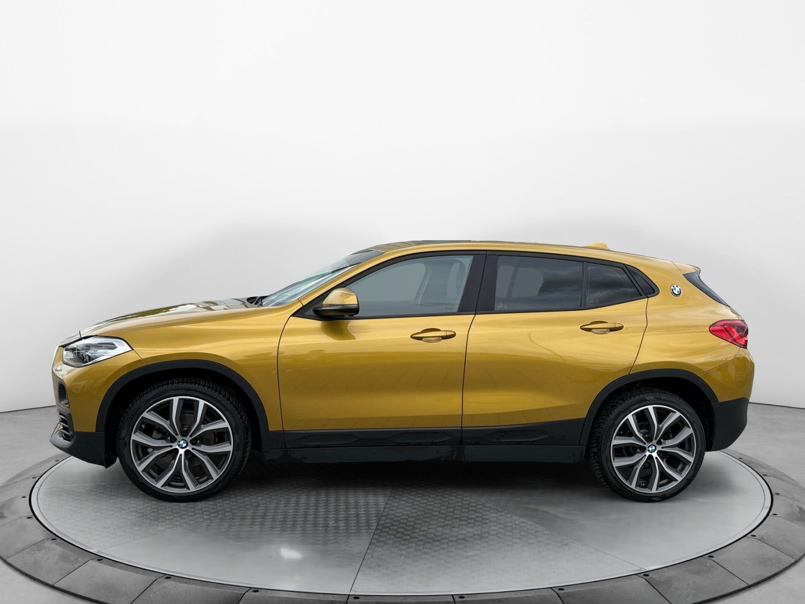 BMW X2 sDrive18i Advantage LED Navi imagem 3