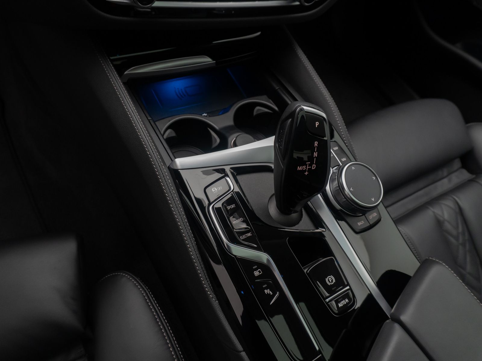 Fahrzeugabbildung BMW 530e xD Luxury Line ACC Kamera DAB H/K HUD Sport