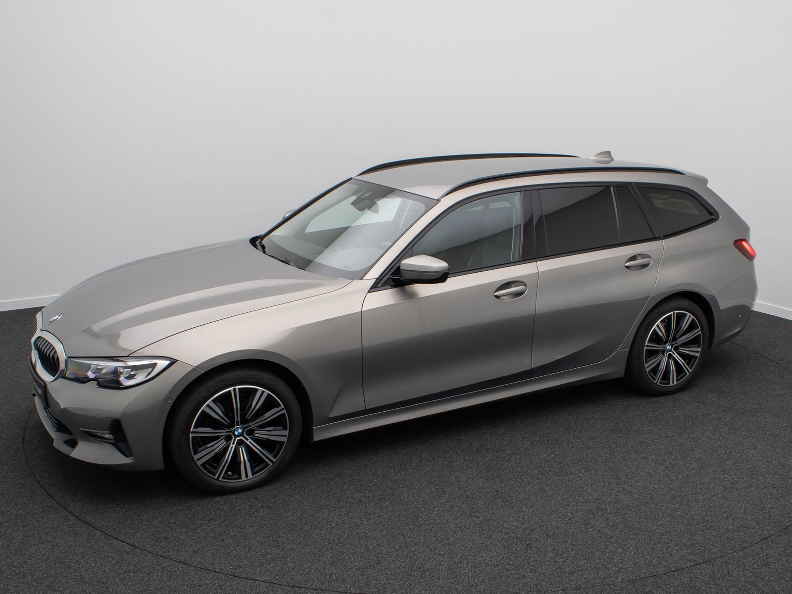 Fahrzeugabbildung BMW 320d xD Sport Line H/K DAB AHK Kamera 18Zoll