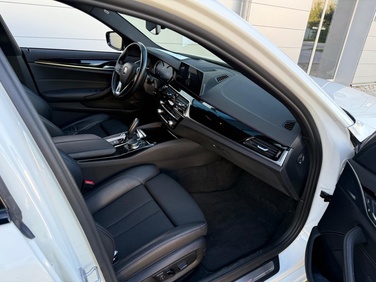 BMW 530i xDrive Touring Sport Line Leder/HUD/ACC