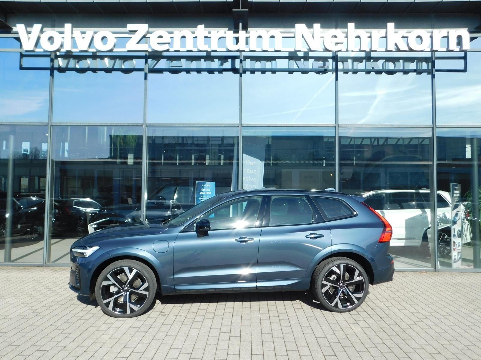 Fahrzeugabbildung Volvo XC60 T8 AWD Plus Black Edition