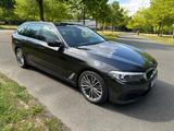 BMW 540i xDrive Touring A - - BMW 540: Panorama-Dach