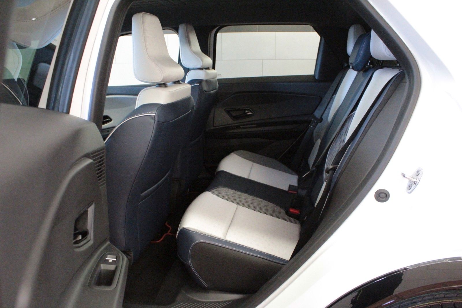 Fahrzeugabbildung Renault R 5 E-Tech 150 Comfort Range Rolland-Garros