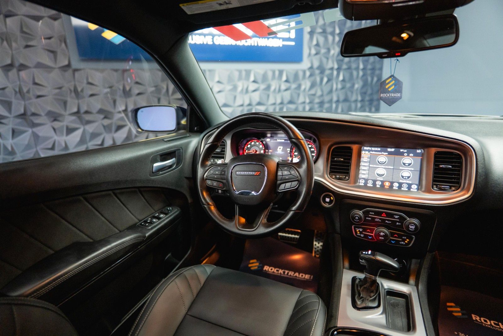 Fahrzeugabbildung Dodge Charger 5.7 V8 HEMI R/T KONG Night Performance