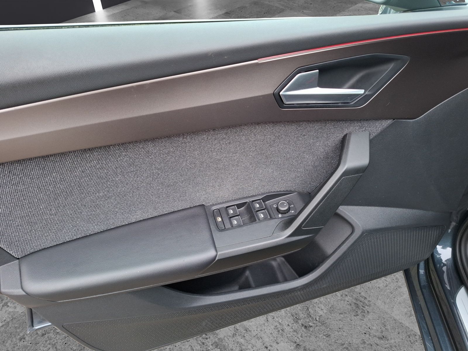 Fahrzeugabbildung SEAT Leon ST eTSI Xcellence DSG LED Navi AHK VC ACC R