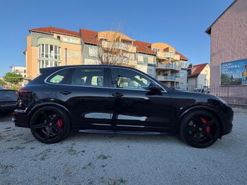 Porsche Cayenne - 9