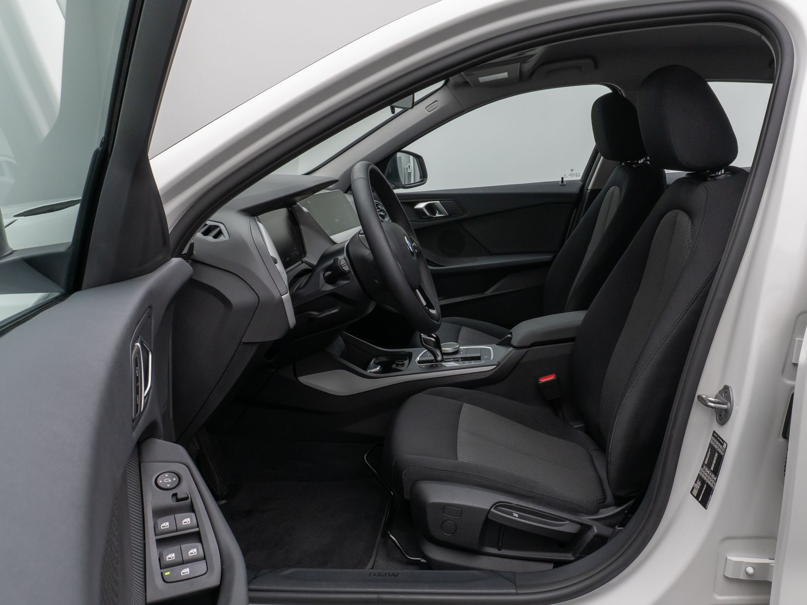 Fahrzeugabbildung BMW 116i Aut PDC DAB CockpitPro Limit NotbremsAssist