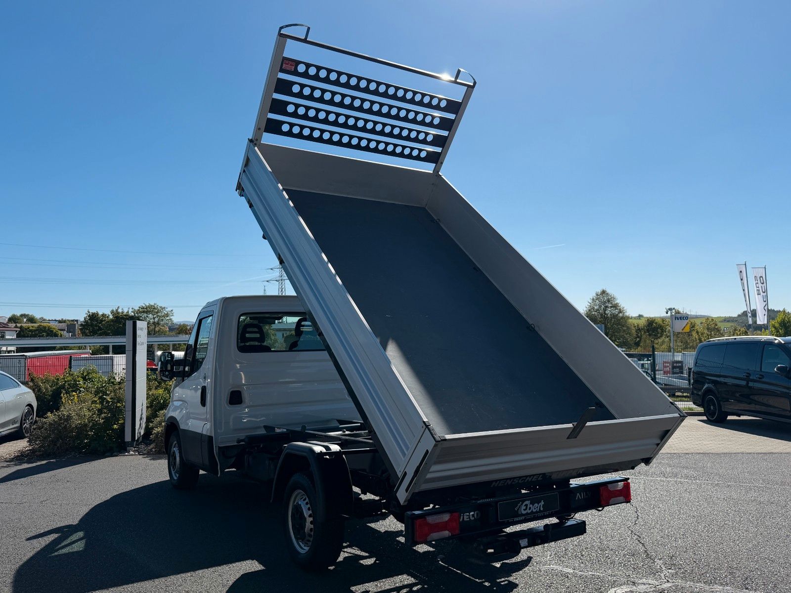 Fahrzeugabbildung Iveco Daily 35 S 14 Henschel 3-S-Kipper Klima 3450mm