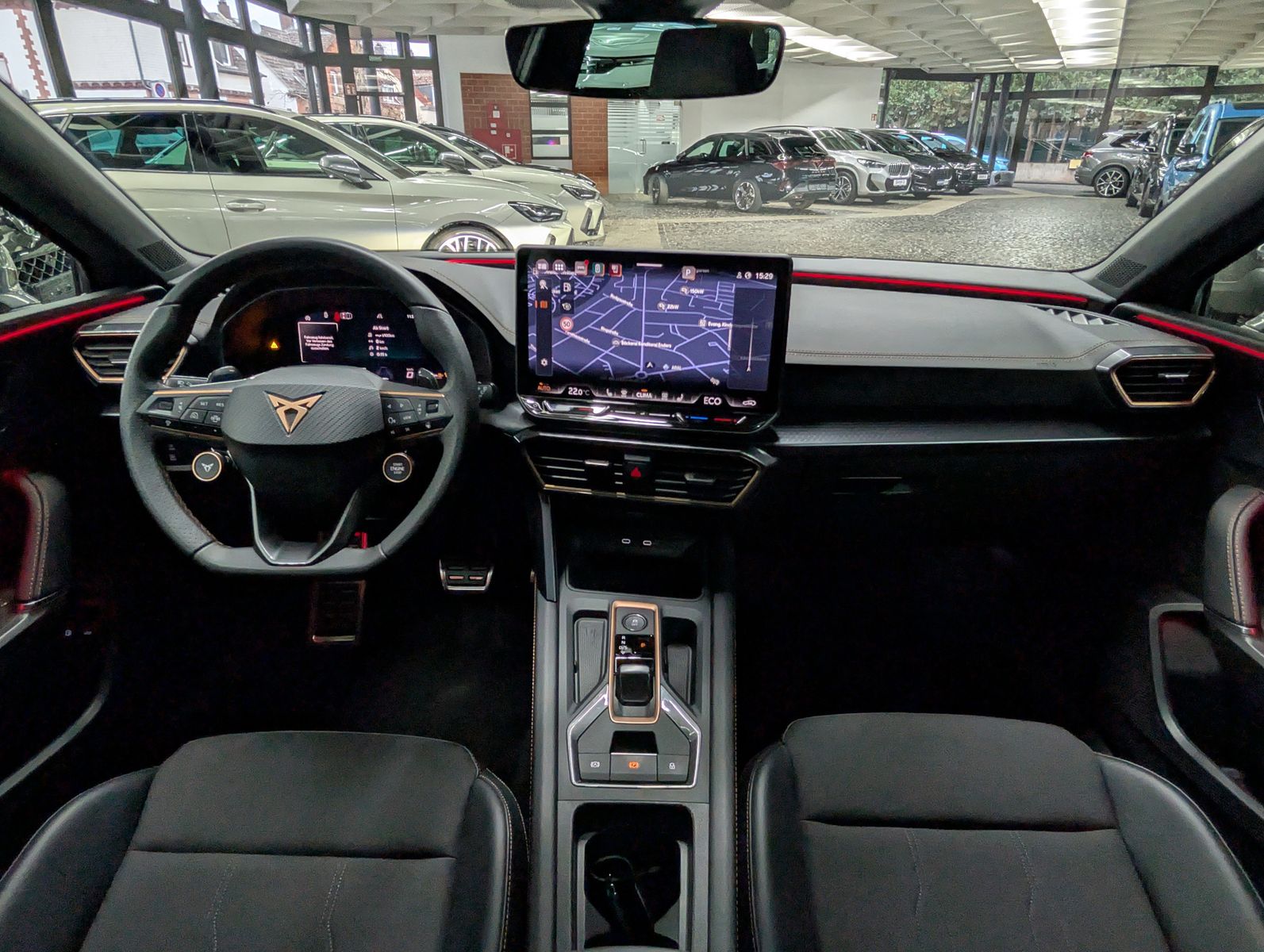 Fahrzeugabbildung CUPRA Leon 1.5 e-Hybrid PLUG-IN LED INTELIG-DRIVE EDGE