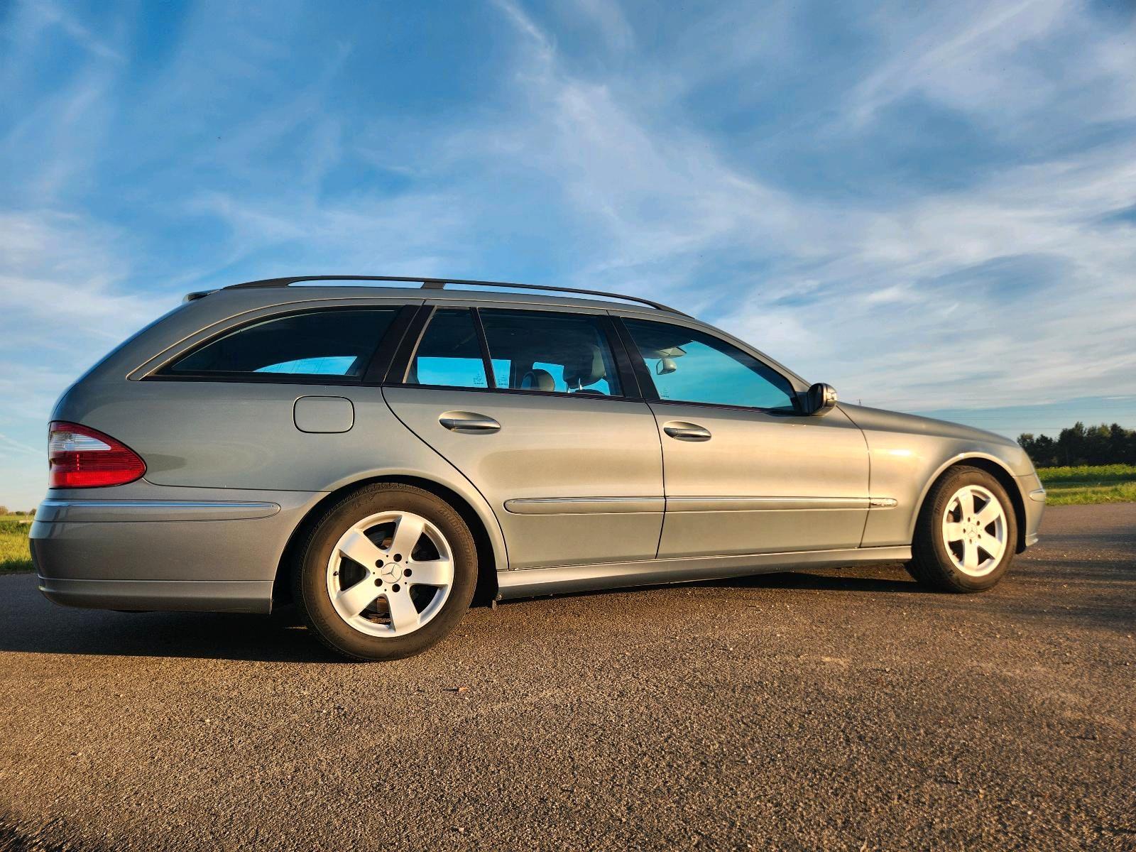 Mercedes-Benz 320 2005 — rear view