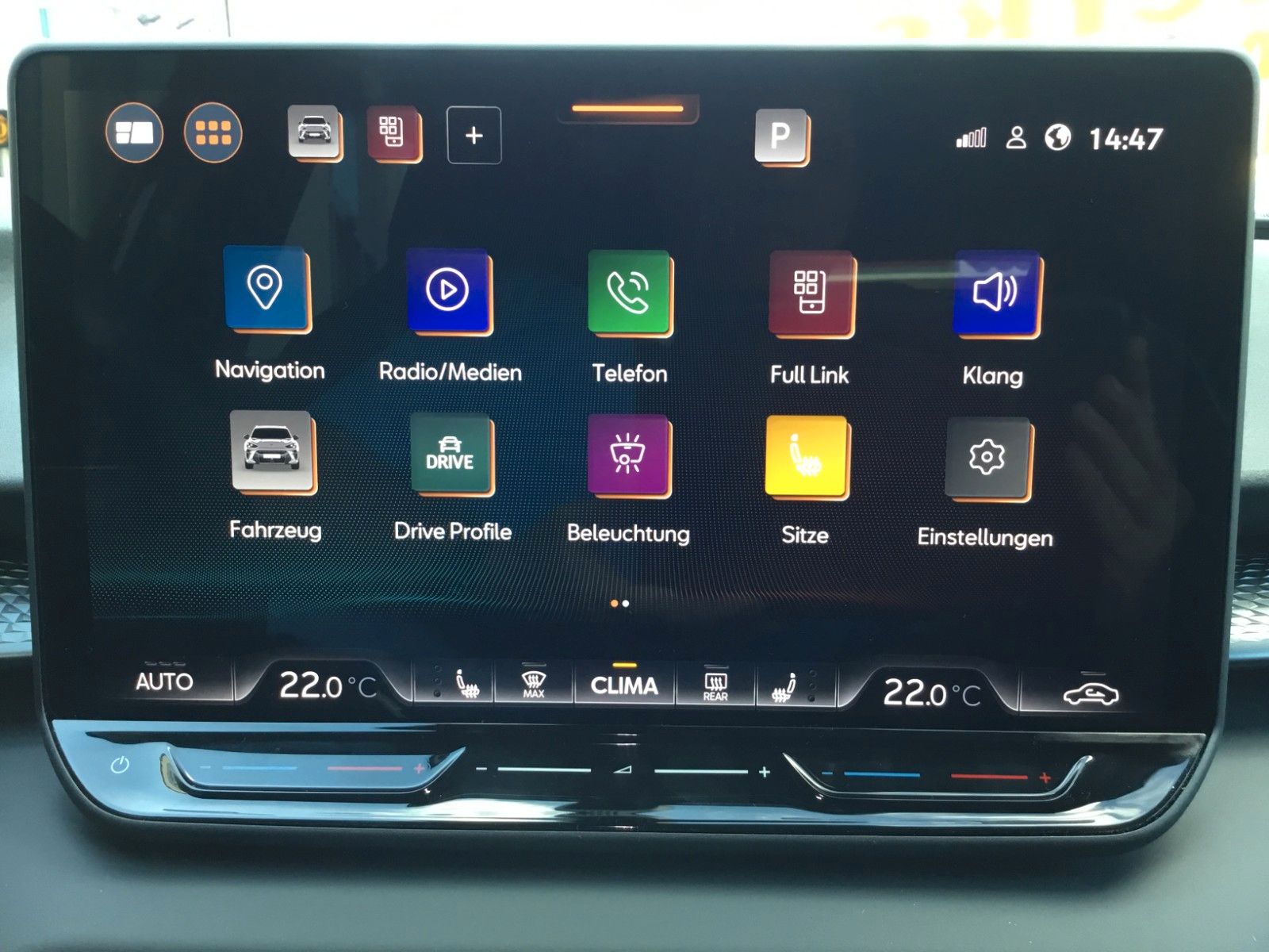 Fahrzeugabbildung CUPRA Terramar 2.0 TSI DSG 4Drive+Matrix+AHK+Pano+360°