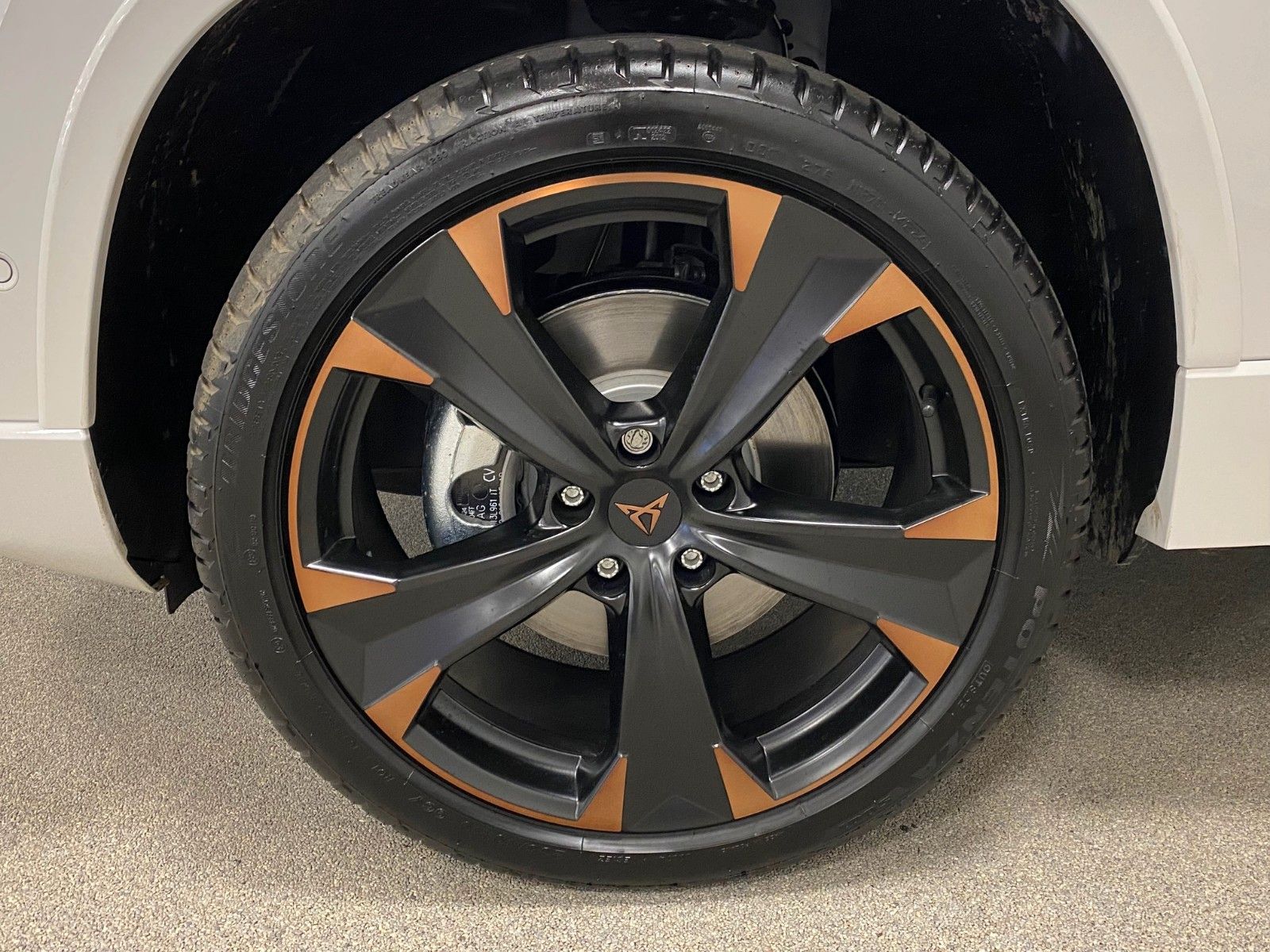 Fahrzeugabbildung CUPRA Ateca 1.5 TSI DSG+AHK schwenk+5 J Garantie+19"+