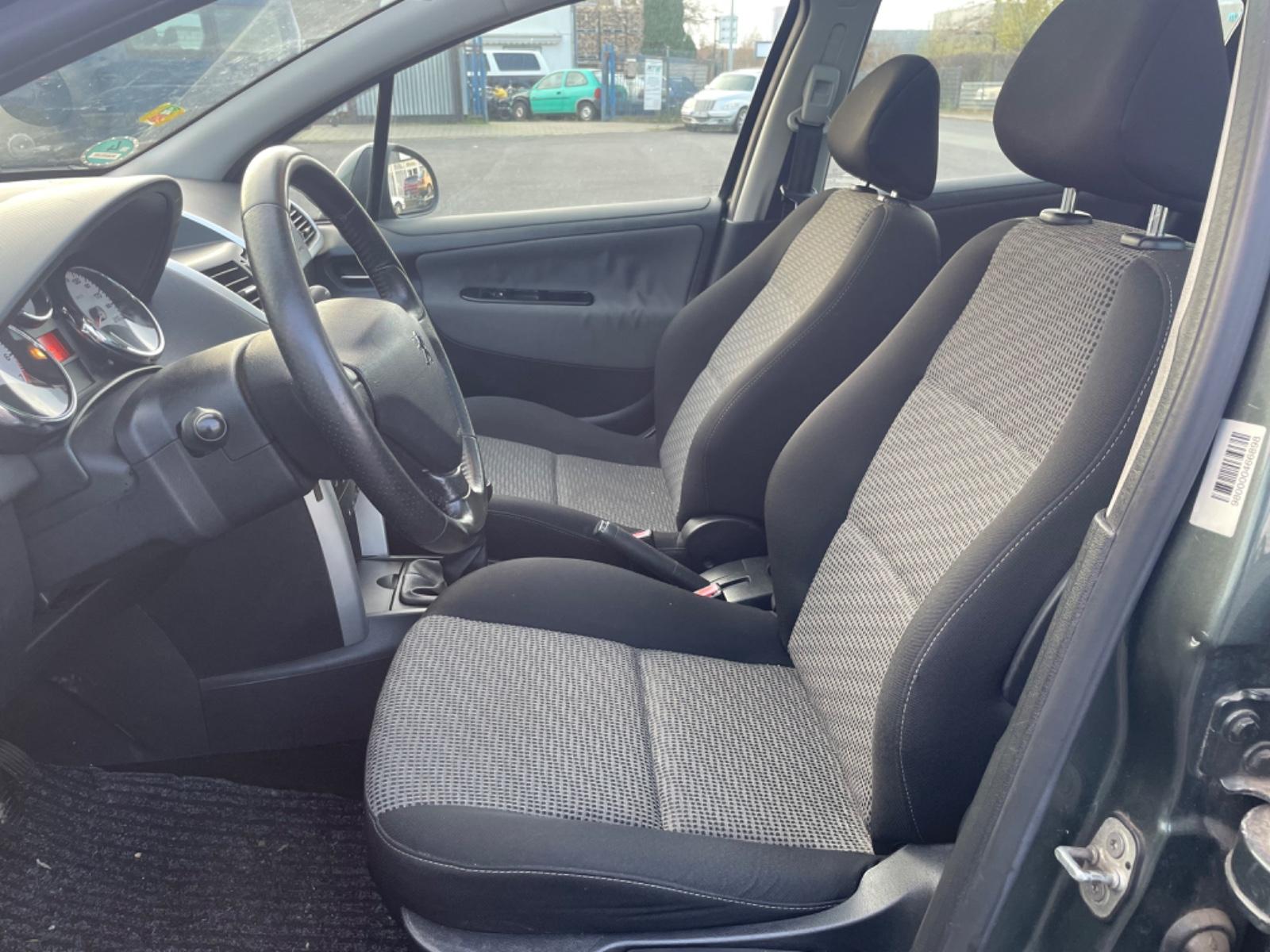 Peugeot 207 2009 — photo 11