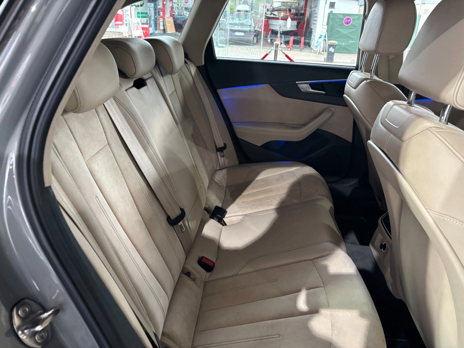 Fahrzeugabbildung Audi A4 Allroad quattro  VIRTUAL/AMBIENTE/KAMERA/SHZ/