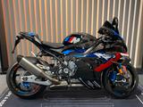 BMW M 1000 RR  - BMW M 10