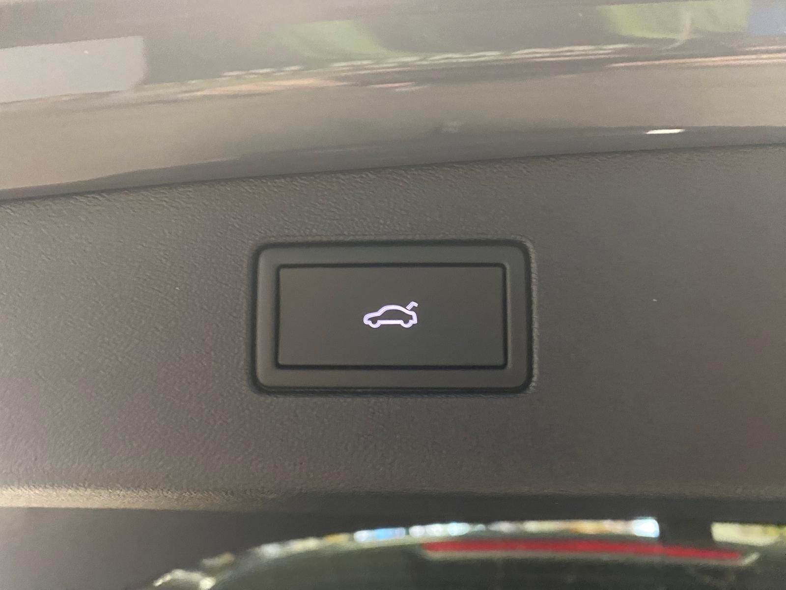Fahrzeugabbildung Volkswagen Tiguan 1.5 eTSI+Elegance+AHK+NAVI+360 KAMERA+HUD
