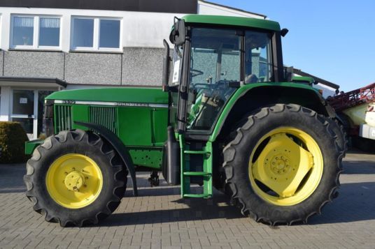 John Deere 6510