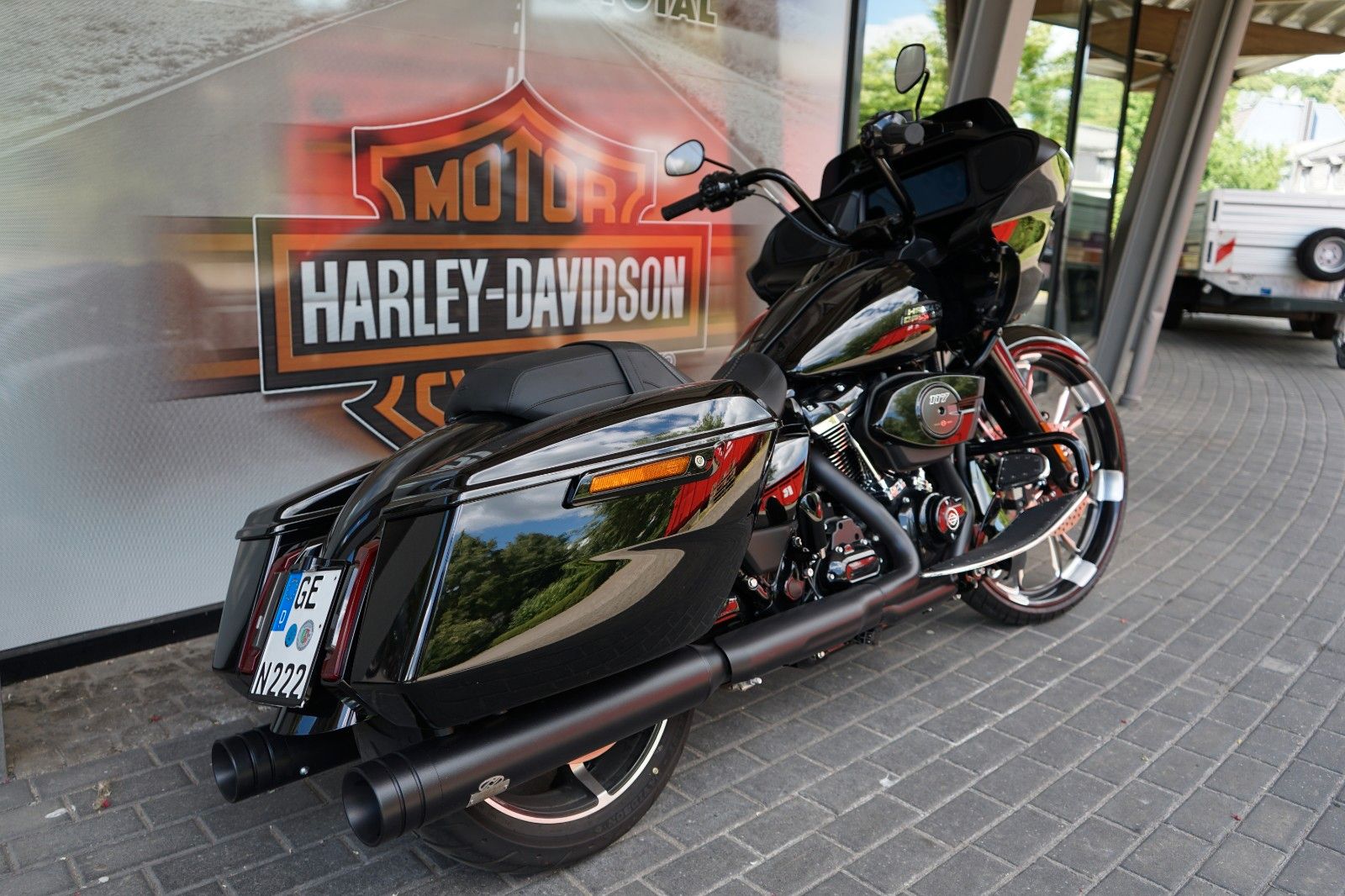 Fahrzeugabbildung Harley-Davidson Road Glide FLTRX 117 mit 26" Vorderrad JEKILL